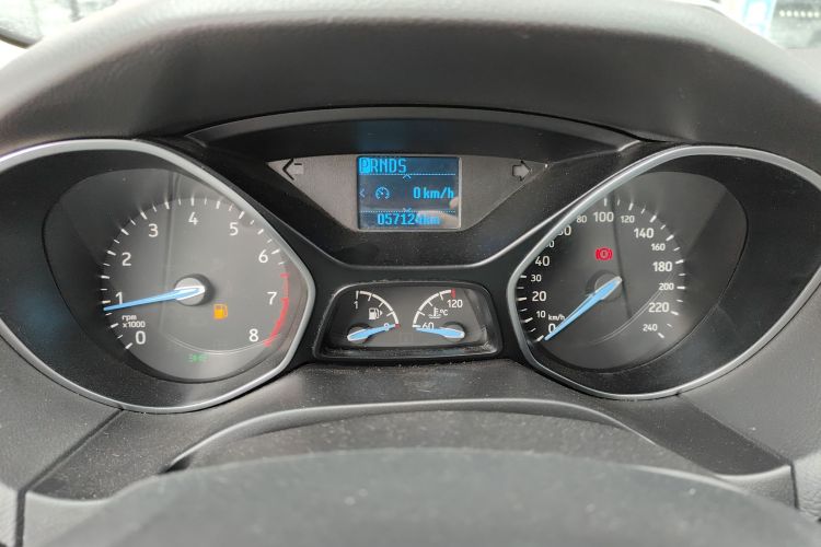 福特 福克斯 2018款 三厢经典 1.6L 自动风尚型智行版中控内饰14