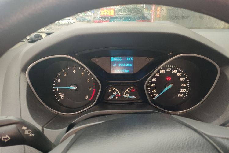 福特 福克斯 2012款 两厢 1.6L 自动舒适型局部细节14