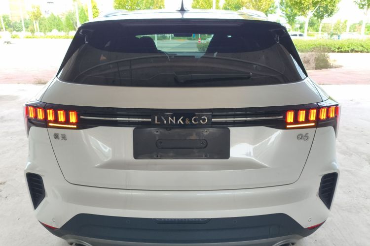 领克06 2021款 1.5T Shero粉色特别版车身外观6