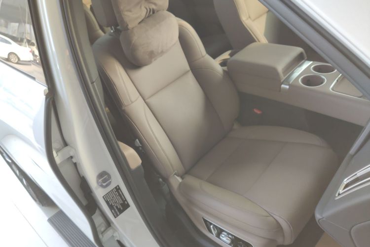 理想汽车 理想L8 2025款 Max 智能焕新版局部细节41