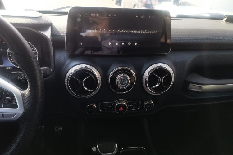 北京越野 北京BJ40 2019款 PLUS 2.3T 自动四驱旗舰版 国VI中控内饰16