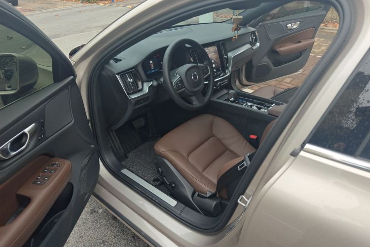 沃尔沃S60 2026款 B4 智逸豪华版中控内饰20