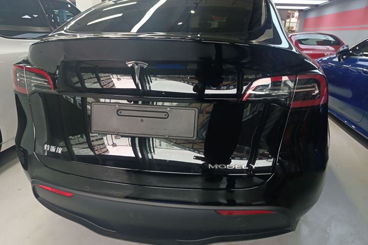 特斯拉 Model Y 2022款 长续航全轮驱动版车身外观6