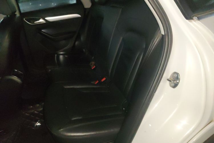 奥迪Q3 2015款 35 TFSI 舒适型中控内饰21