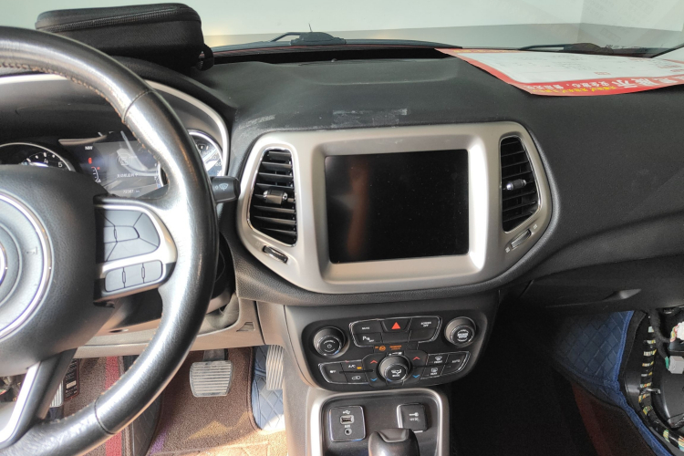 Jeep 指南者 2017款 200T 自动家享版中控内饰16