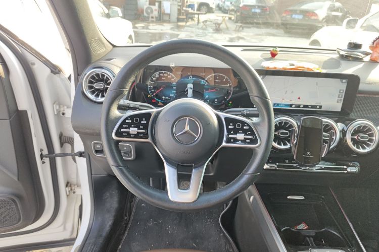 奔驰GLB 2022款 改款 GLB 200 动感型局部细节13