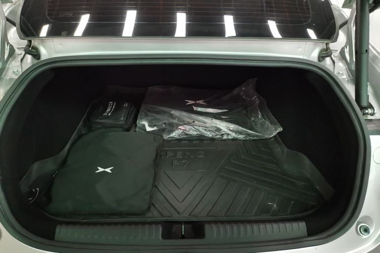 小鹏P7 2024款 P7i 550 Pro局部细节23