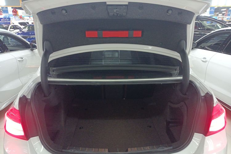 宝马3系 2019款 320Li xDrive 时尚型机舱底盘23