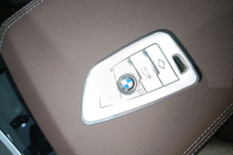 宝马3系 2022款 改款 320Li M运动套装中控内饰11