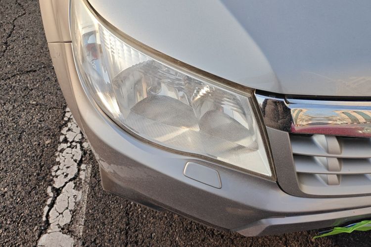 斯巴鲁 森林人 2011款 2.5XS 自动豪华版车身外观8