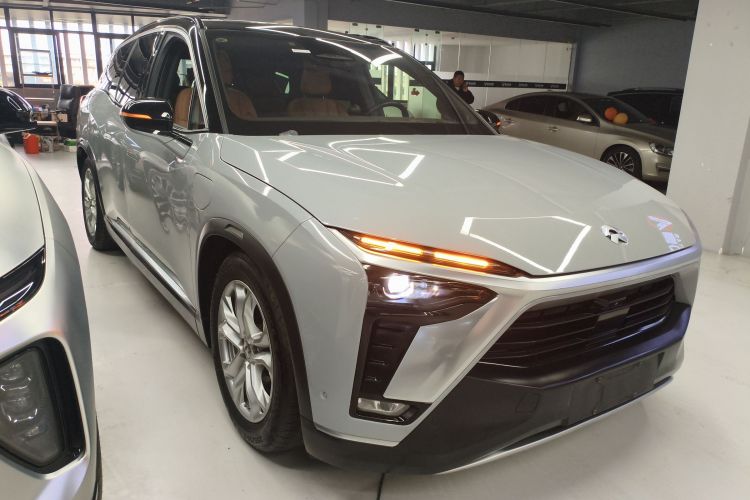 蔚来ES8 2020款 450KM 七座版车身外观3