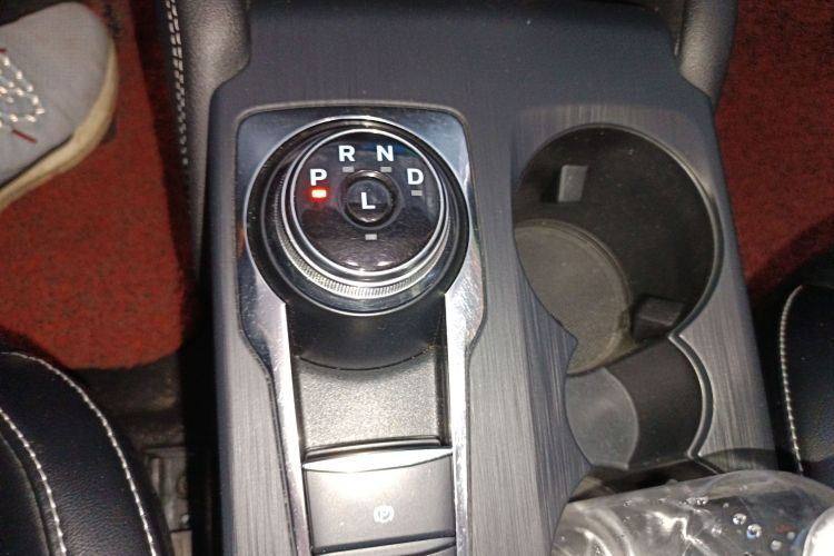 福特 福克斯 2021款 三厢 EcoBoost 180 自动锋潮型中控内饰18