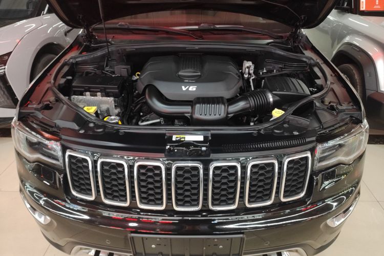 Jeep 大切诺基(进口) 2017款 3.0L 舒享导航版机舱底盘24