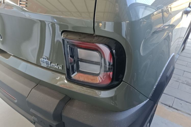 吉利银河 2025款 210km 熊猫骑士车身外观9