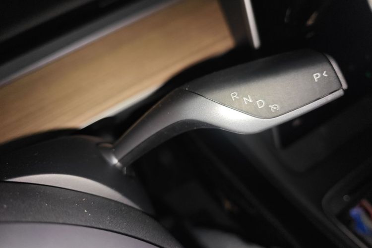 特斯拉 Model Y 2022款 后轮驱动版中控内饰18