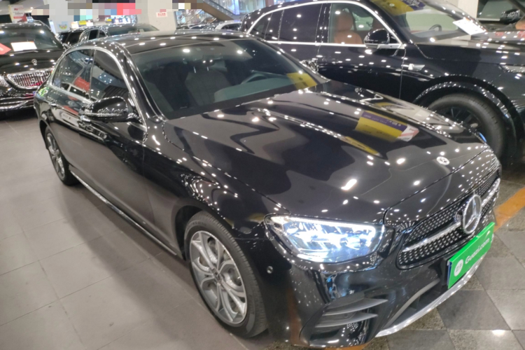 奔驰E级 2023款 改款 E 300 L 运动时尚型车身外观3
