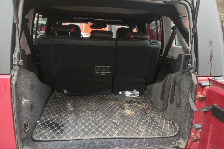 北京BJ40 2021款 2.3T 自动四驱刀锋英雄版至尊型机舱底盘23