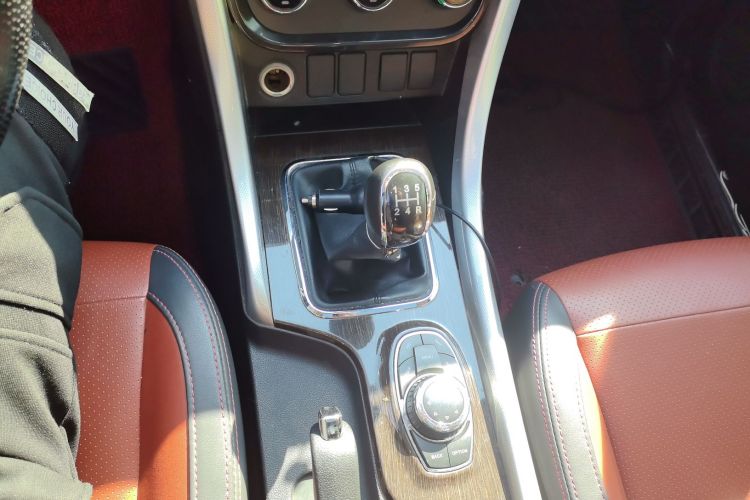 北汽幻速S3 2016款 S3L 1.5L 手动尊贵型局部细节18