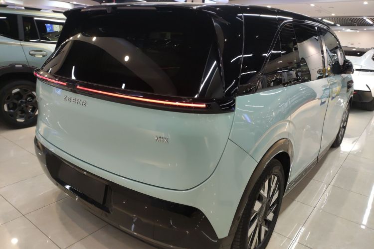 极氪MIX 2025款 长续航智驾版车身外观7