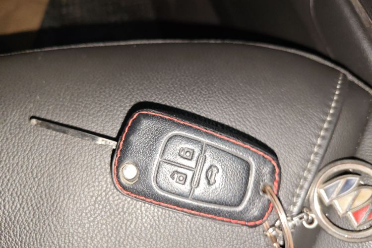 别克 英朗 2018款 18T 自动精英型中控内饰11