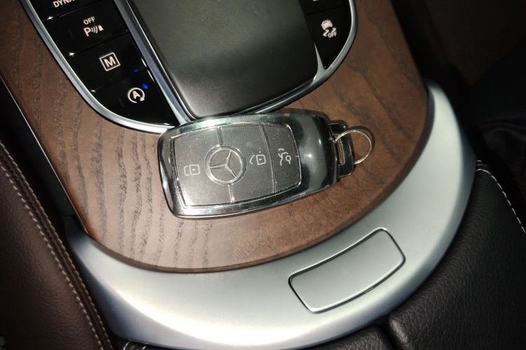 奔驰GLC 2022款 改款三 GLC 300 L 4MATIC 豪华型中控内饰11