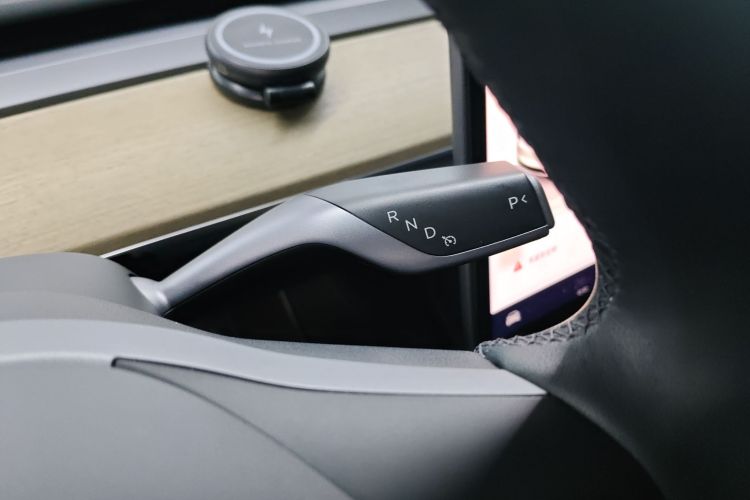 特斯拉 Model Y 2022款 改款 后轮驱动版中控内饰18