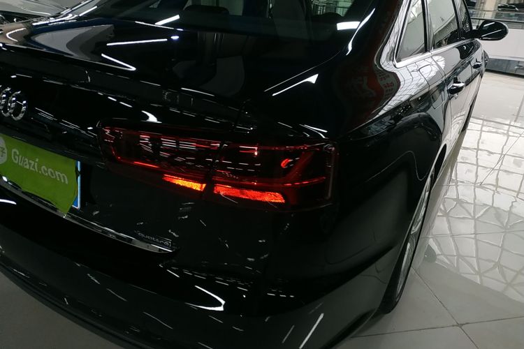 奥迪A6L 2018款 30周年年型 45 TFSI quattro 运动型车身外观9