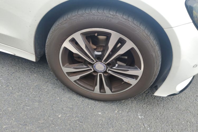 奔驰C级 2017款 C 200 运动版车身外观10