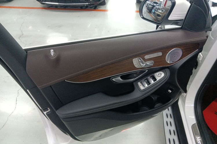 奔驰GLC 2021款 GLC 300 L 4MATIC 动感型中控内饰47