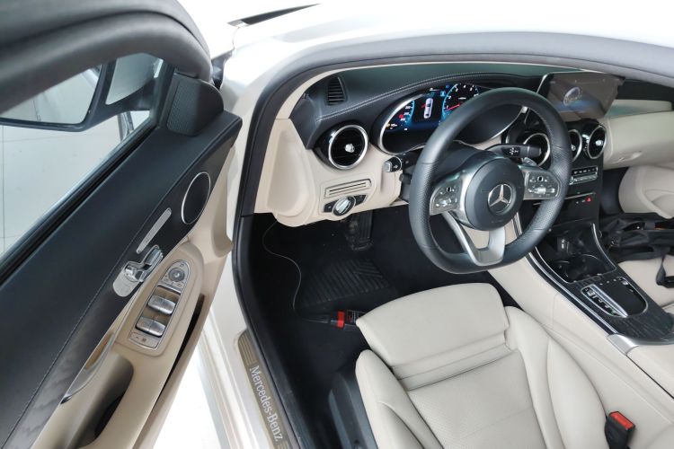 奔驰C级 2020款 C 260 L 运动版中控内饰20