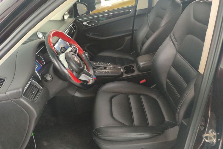 众泰SR9 2017款 2.0T 自动极致之梦版中控内饰19