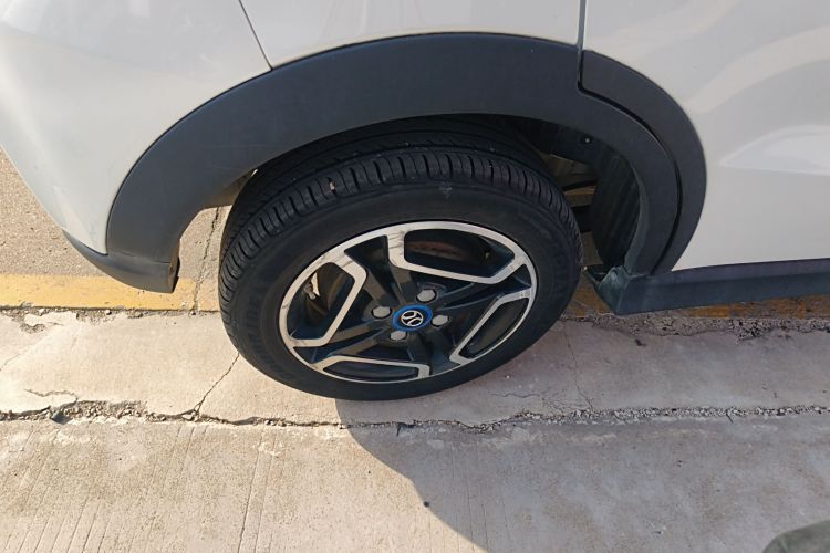 北汽新能源EC3 2019款 灵动版车身外观6008