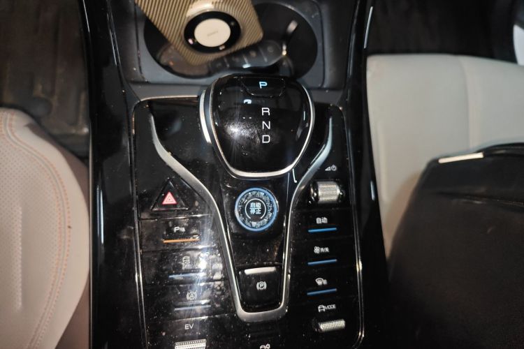 比亚迪 秦PLUS 2024款 荣耀版 DM-i 55KM领先型中控内饰18