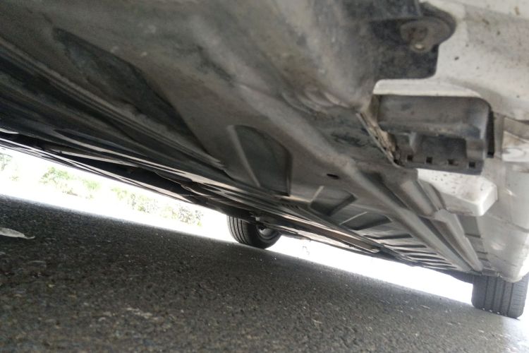 奔驰C级 2017款 改款 C 200 运动版局部细节9002