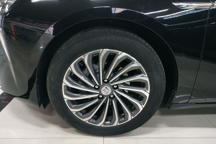 别克 君越 2023款 28T 越尊版车身外观6004