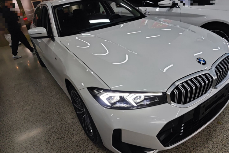 宝马3系 2024款 320Li M运动套装车身外观3