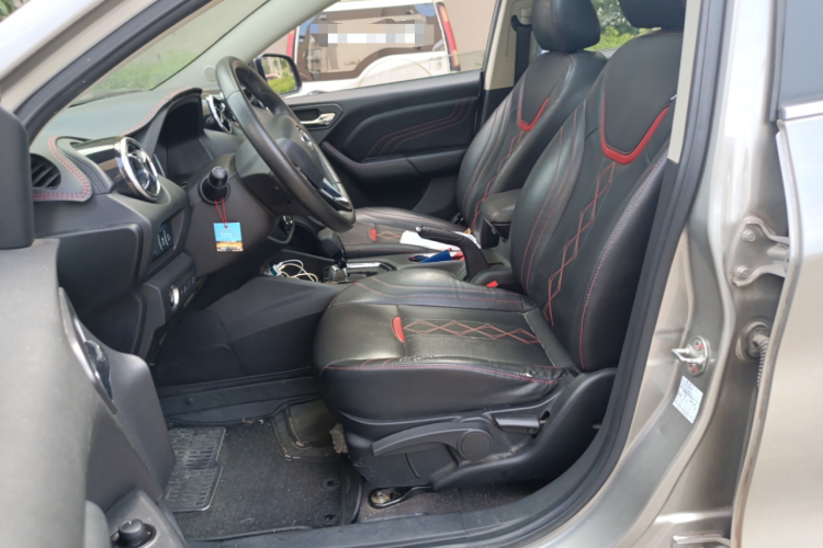 东南DX3 2018款 1.5T CVT尊贵型局部细节19