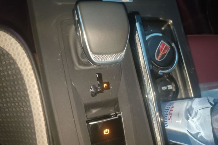 红旗HS5 2023款 2.0T 四驱旗享Pro版中控内饰18