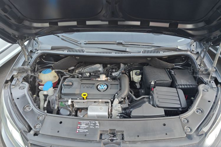 大众 途安 2013款 1.4T 手动风尚版5座机舱底盘24