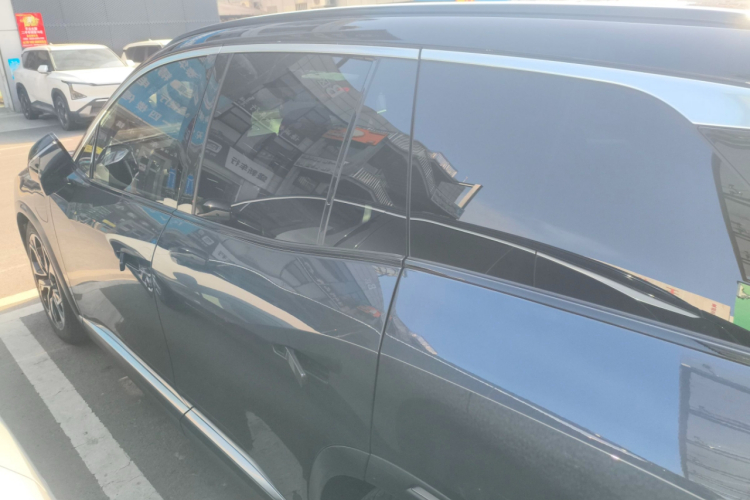 蔚来ES8 2020款 415KM 签名版 六座版车身外观4