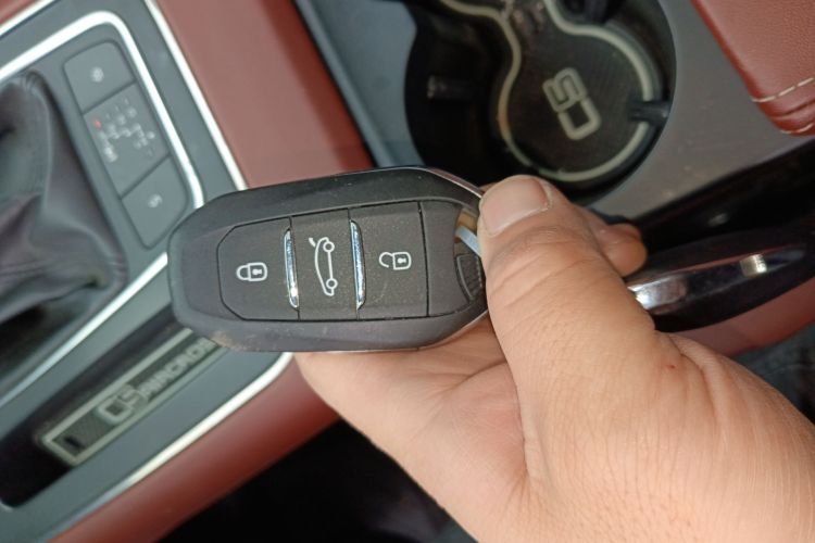 雪铁龙 天逸 C5 AIRCROSS 2017款 350THP 豪华型中控内饰11