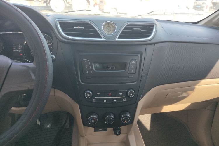 五菱汽车 五菱宏光 2015款 1.5L S1标准国V局部细节16