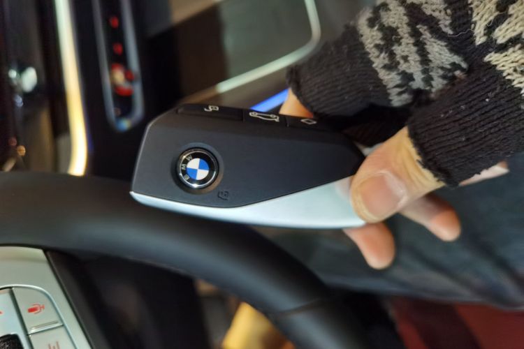 宝马X5 2026款 xDrive 30Li 尊享型M运动曜夜套装中控内饰11