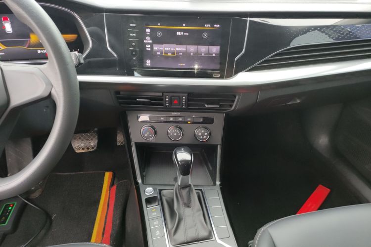 大众 帕萨特 2022款 280TSI 商务版中控内饰16