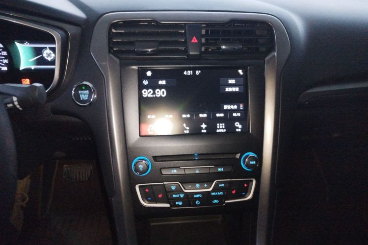 福特 蒙迪欧 2017款 EcoBoost 180 豪华型中控内饰16
