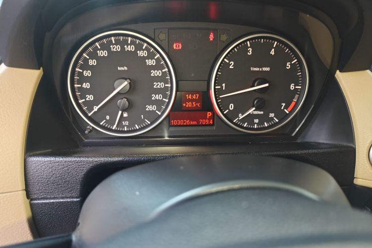 宝马X1 2014款 sDrive18i 领先型中控内饰15