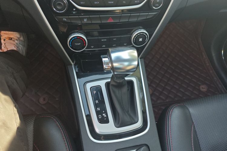 猎豹汽车 猎豹CS10 2017款 2.0T 自动豪华型中控内饰18