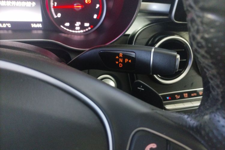 奔驰C级 2018款 C 180 L 时尚型运动版中控内饰18