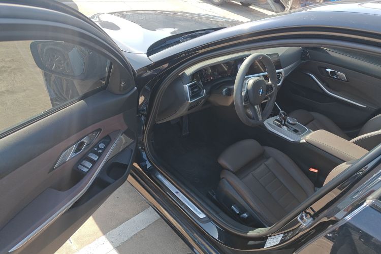 宝马3系 2020款 改款 325i M运动曜夜套装中控内饰20