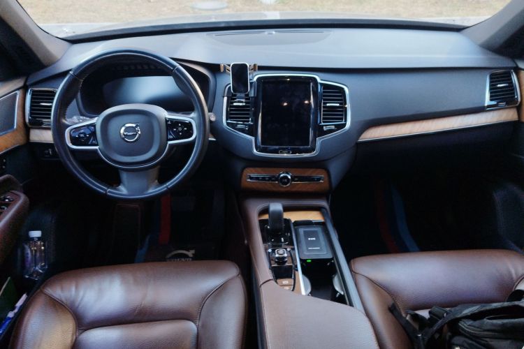 沃尔沃XC90 2022款 B6 智逸豪华版 7座中控内饰12